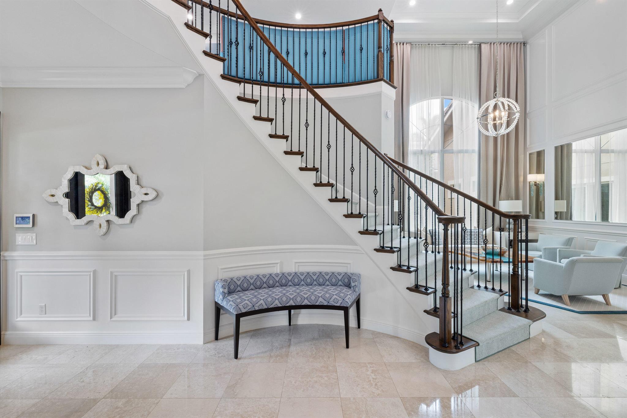 13901 Willow Cay Drive, North Palm Beach, FL, 33408/$5,950,000 3 13901 Willow Cay Drive