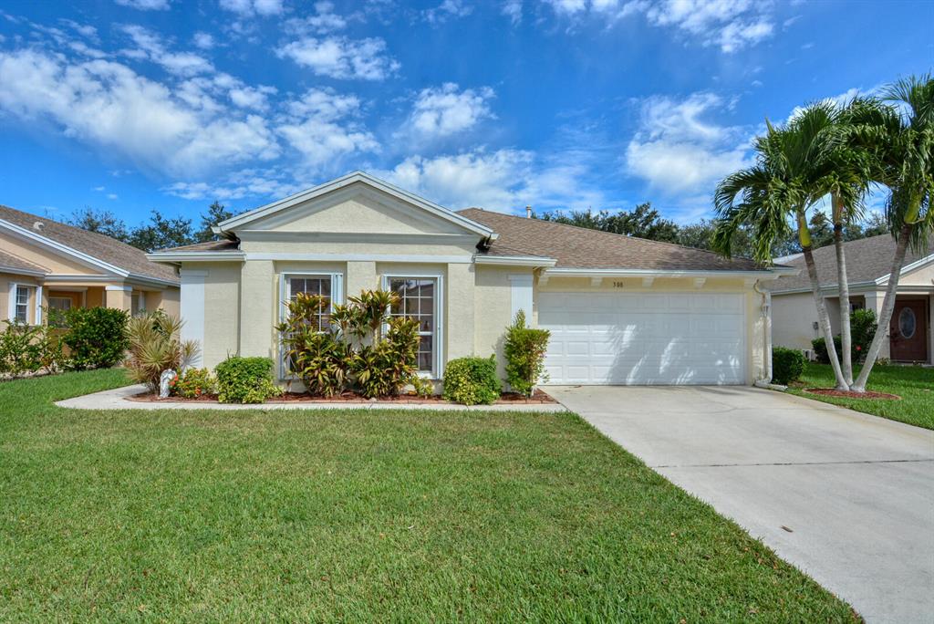 3/2 in Lake Forest in Saint Lucie West. 2 community pools, fitness center, play ground with swing set and covered patio. The split floor plan offers privacy as well as plenty of room to socialize. Huge back porch backs up to the edge of the community.