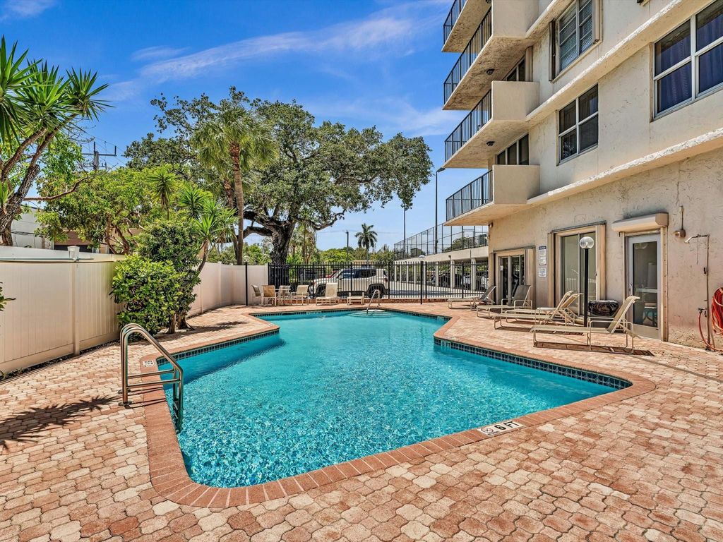 Photo of 1625 SE 10th Avenue #409, Fort Lauderdale, FL 33316 (MLS # F10504865)