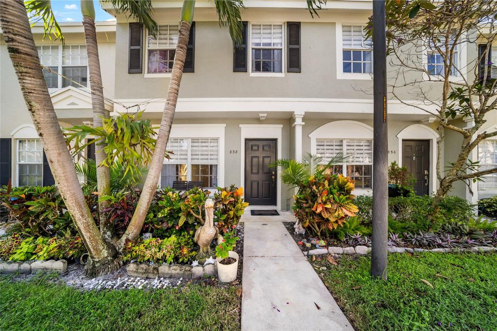 Photo of 838 Kokomo Key Lane #838, Delray Beach, FL 33483 (MLS # F10531306)