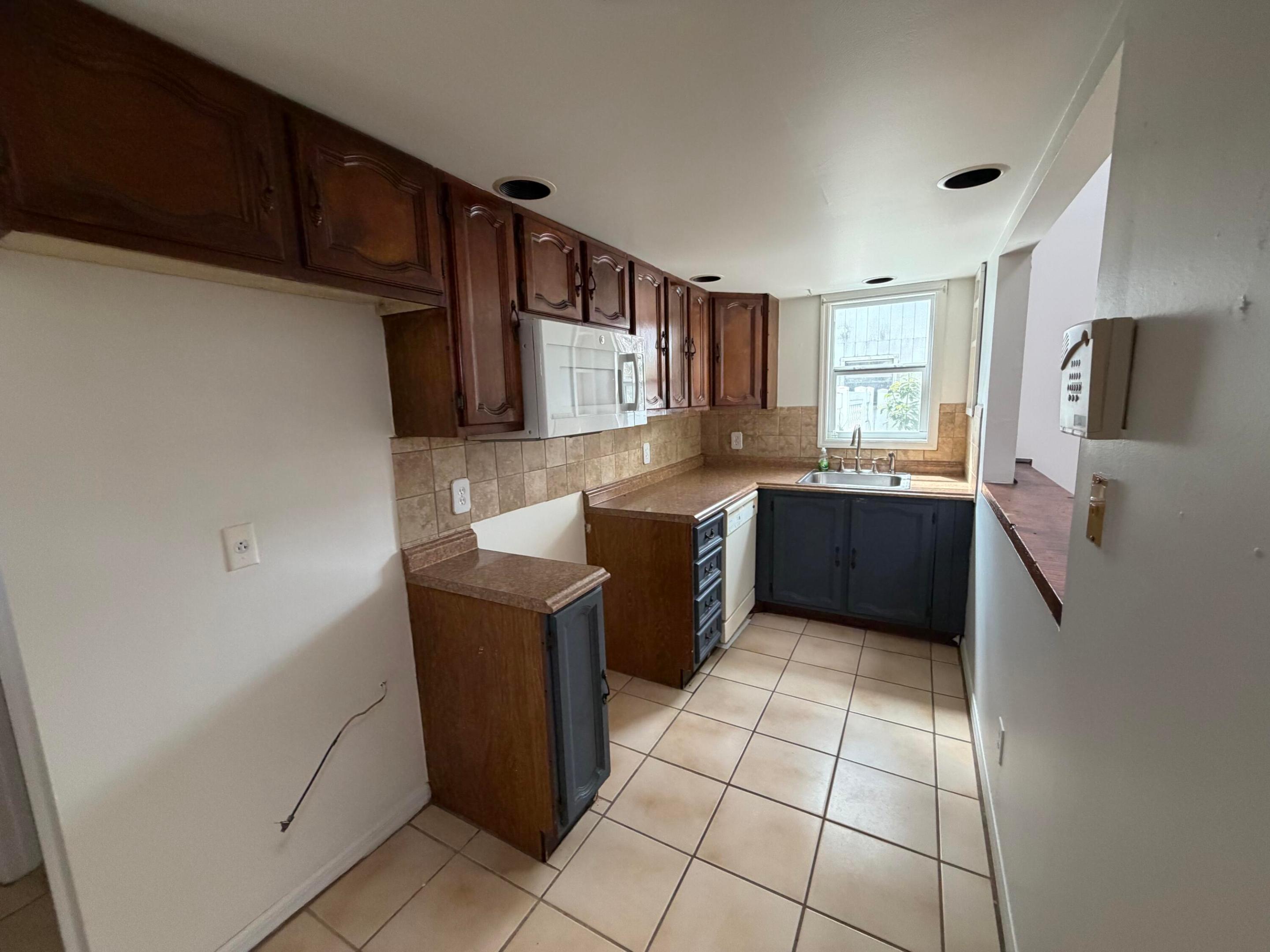 1416 SW 22nd Ave Avenue SW