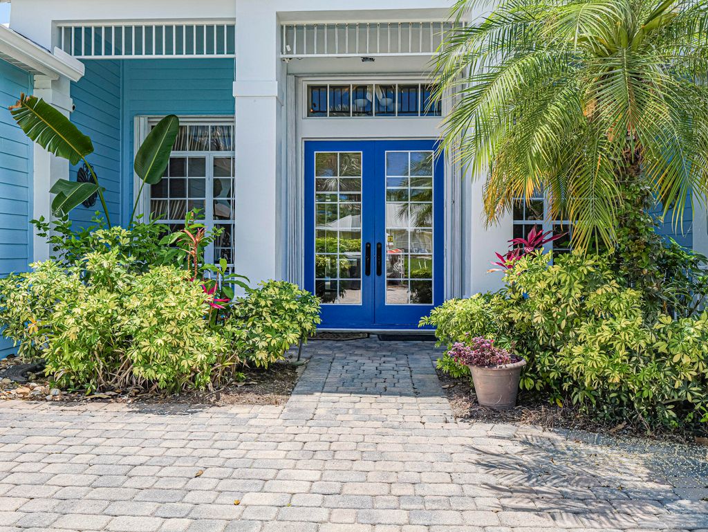 Photo of 1155 SW 18th St Street SW, Vero Beach, FL 32962 (MLS # B26028403)