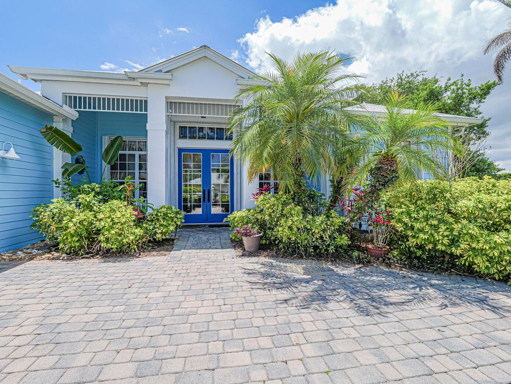 Photo of 1155 SW 18th St Street SW, Vero Beach, FL 32962 (MLS # B26028403)