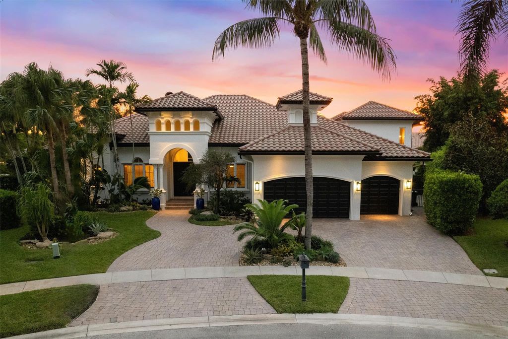 Photo of 721 Grayhawk Avenue, Plantation, FL 33324 (MLS # F10451704)