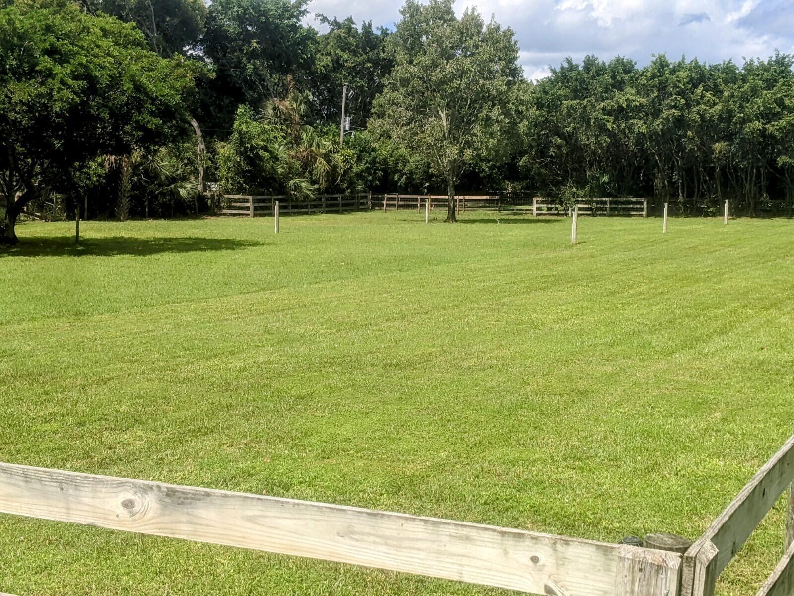 PALM BEACH LITTLE RANCHES - Residential Lease