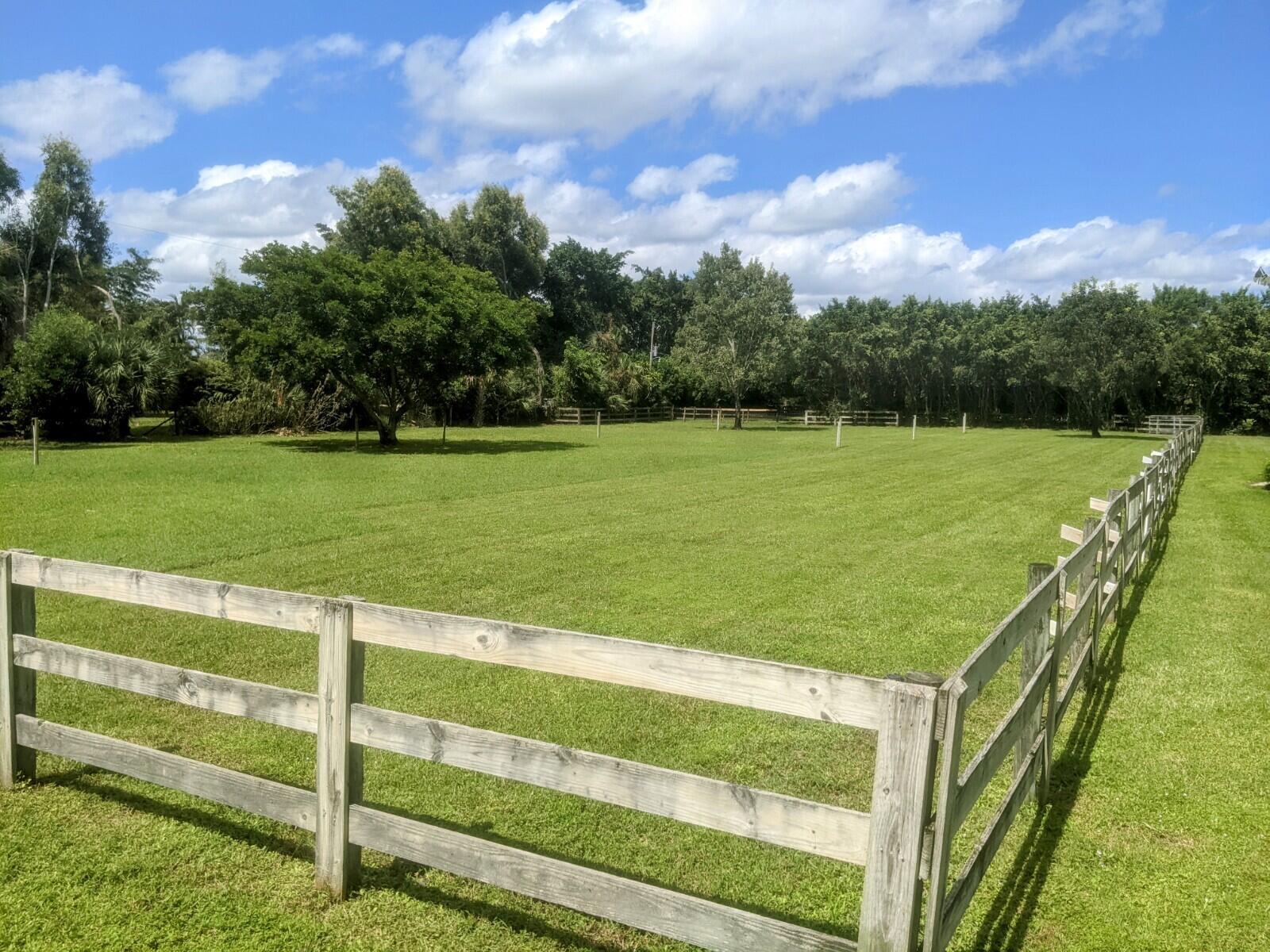 PALM BEACH LITTLE RANCHES - Residential Lease