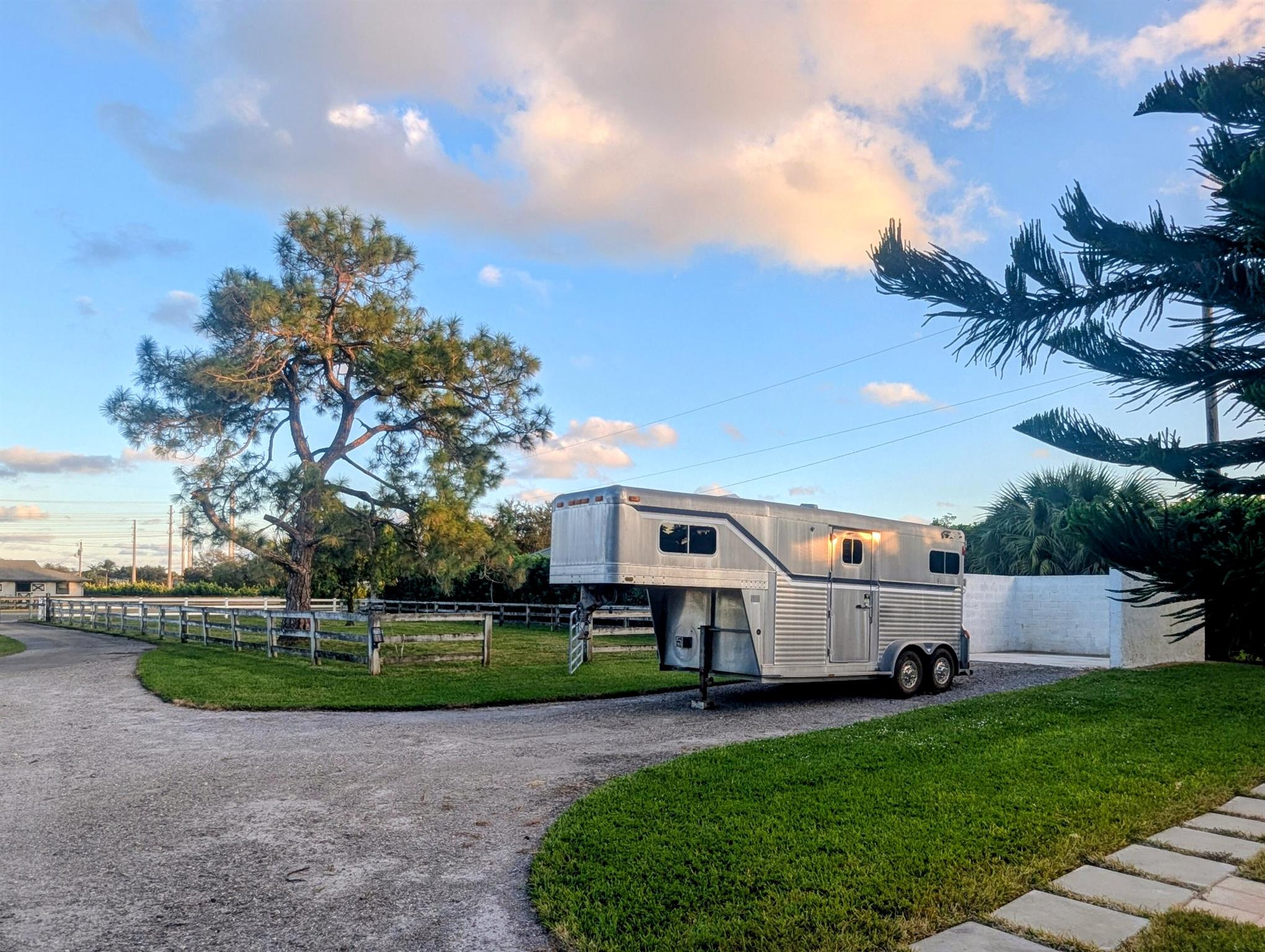 PALM BEACH LITTLE RANCHES - Residential Lease