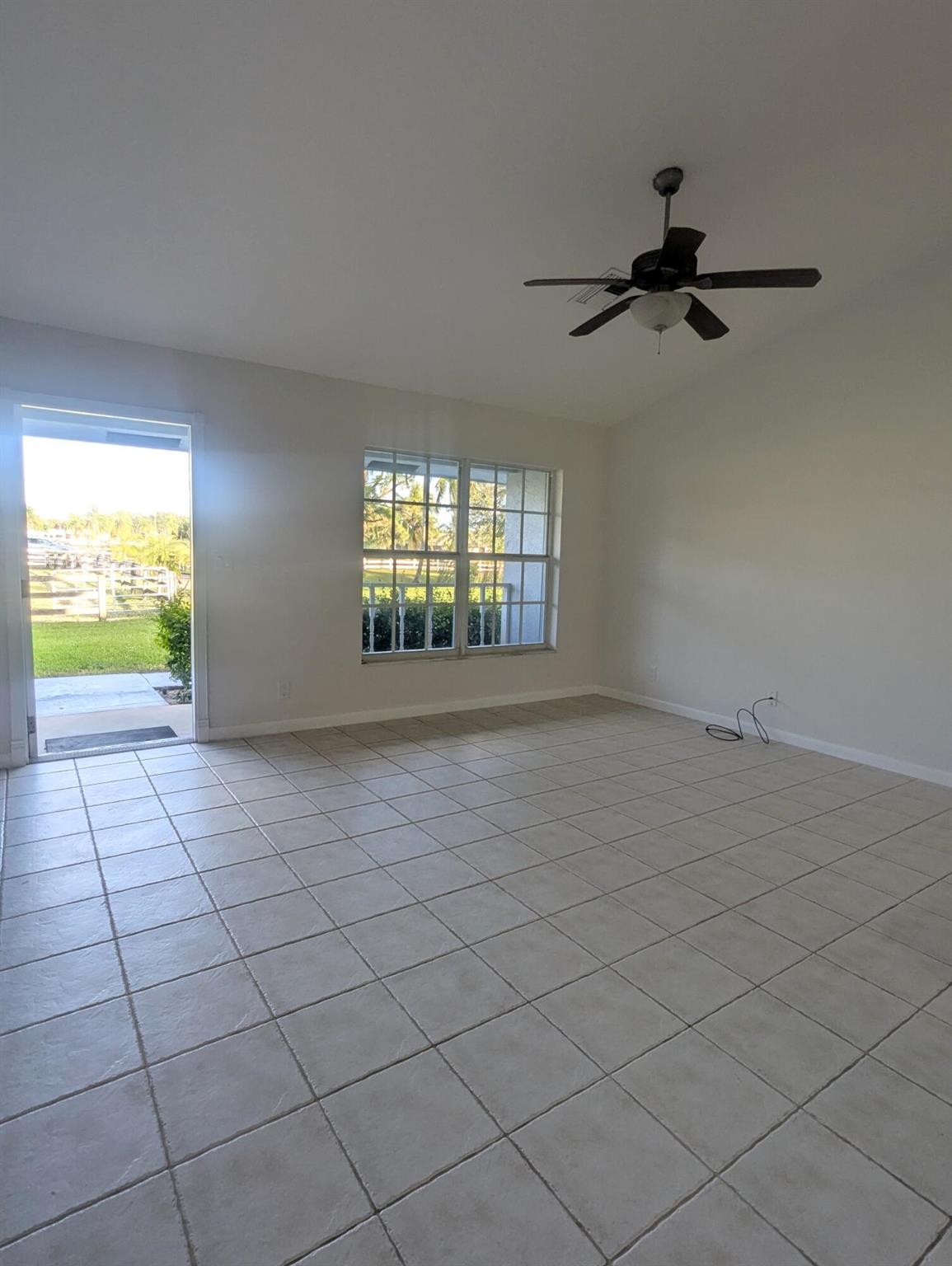 PALM BEACH LITTLE RANCHES - Residential Lease