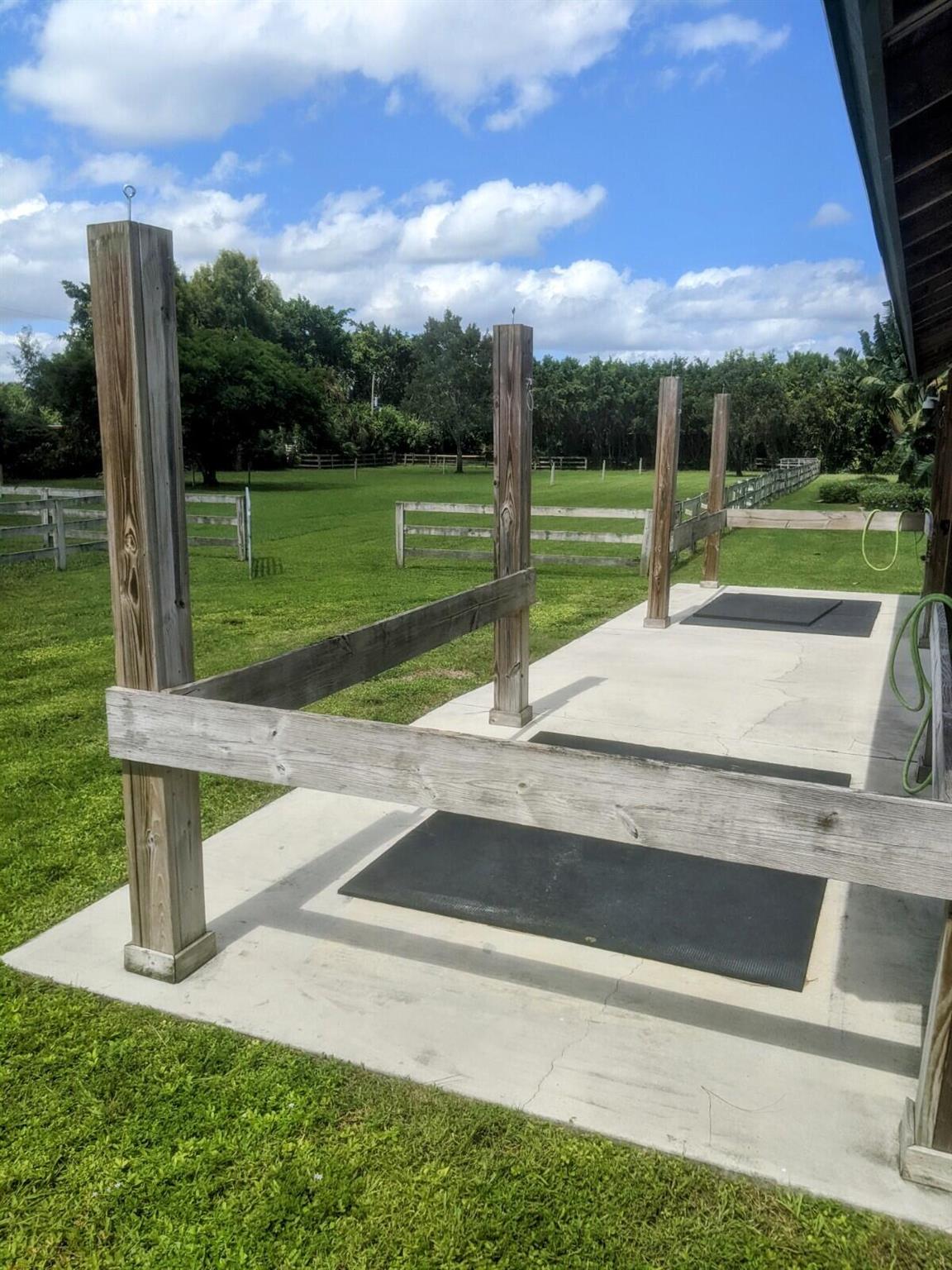 PALM BEACH LITTLE RANCHES - Residential Lease