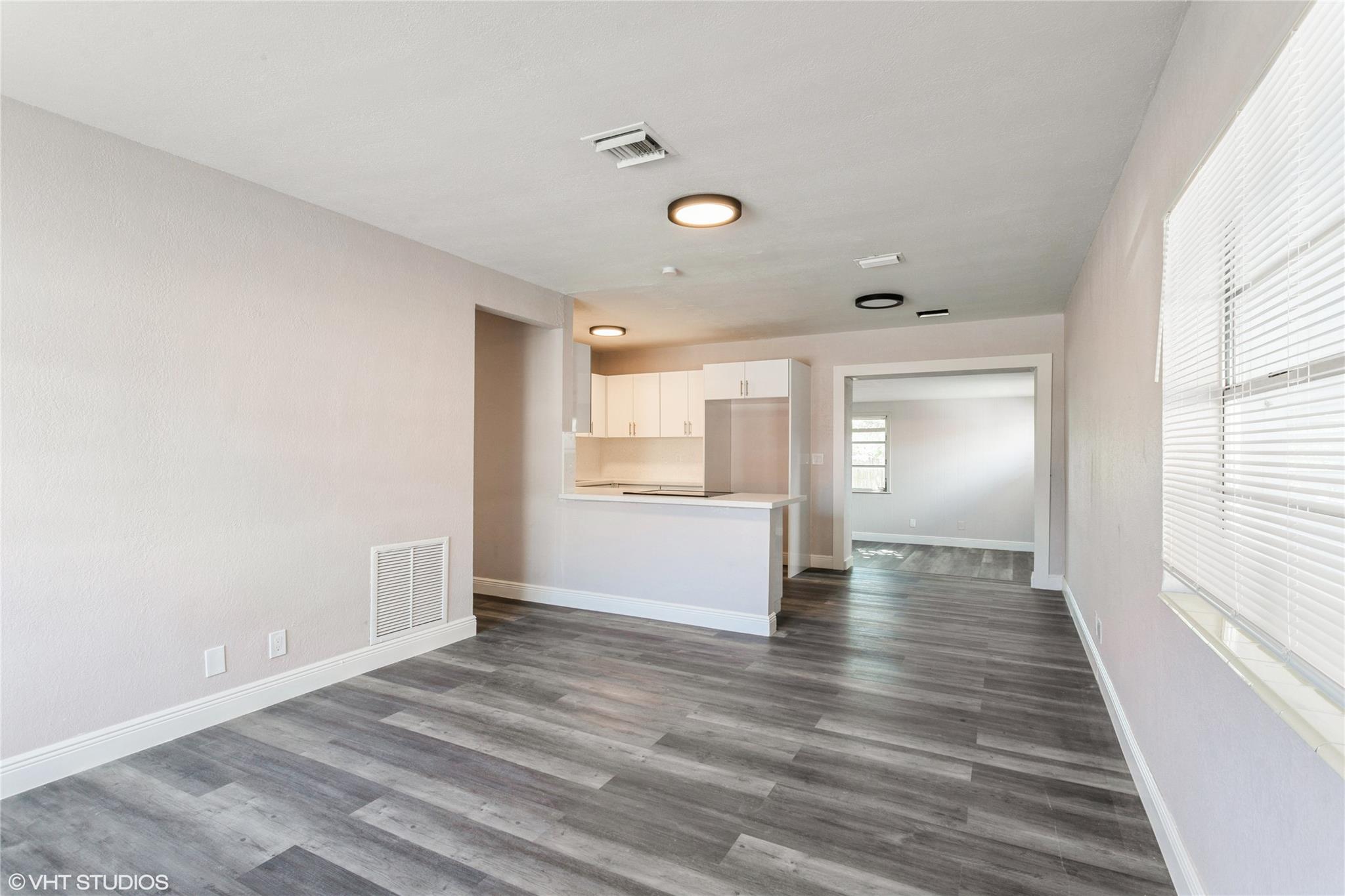 830 45th Street, West Palm Beach, FL, 33407/$325,000 2 830 45th Street