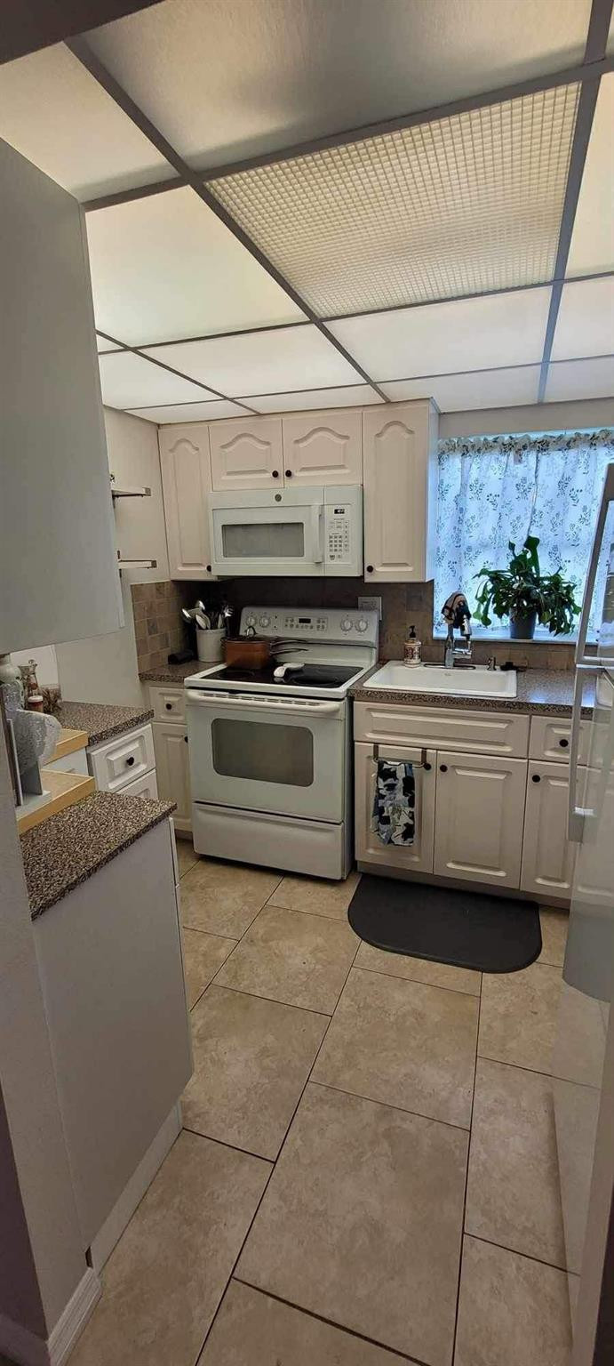 Sunrise Lakes - Residential