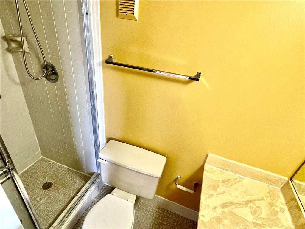 Lakeshore at University - Residential