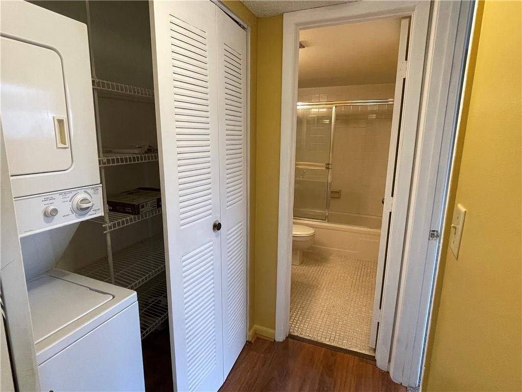 Lakeshore at University - Residential