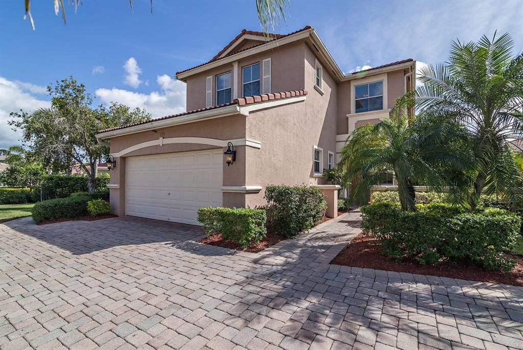 Photo of 238 Isle Verde Way, Palm Beach Gardens, FL 33418 (MLS # R10793092)