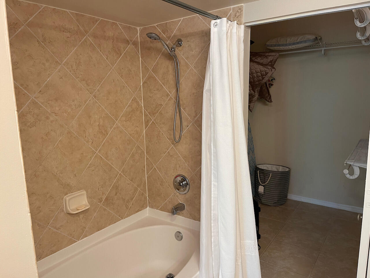 PRADO CONDO - Residential Lease