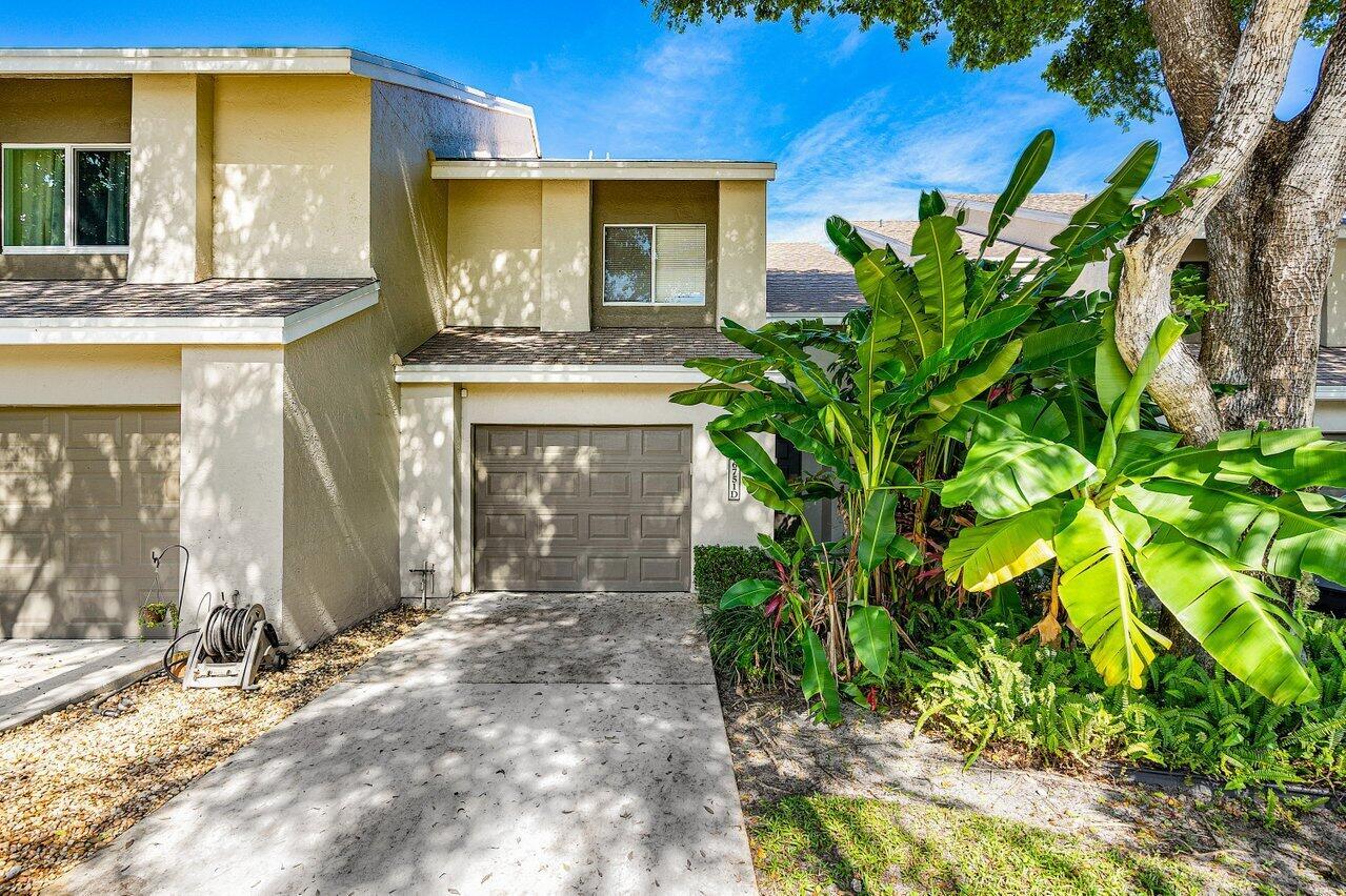 Lovely 2/2 lakefront townhome with one car garage (3rd bedroom is loft upstairs) in the heart of Boca Raton. All carpet has being removed and luxury vinyl flooring has been installed. Nicely updated kitchen with granite. 3rd bedroom is an open loft. Excellent schools include Verde Elementary! Just a short ride to the Boca Town Center Mall, Boca Raton Swim and Racquet Club, and more - the beach and Mizner Park are just minutes away! Unfurnished and all ages, pet friendly, large upstairs loft could be used as an extra bedroom. 2 pets allowed up to 30 lbs each with pet deposit.