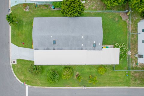 A home in Barefoot Bay