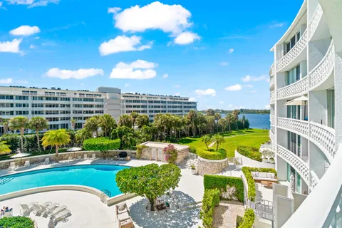 2760 S Ocean Boulevard Unit 313, Palm Beach, FL MLS: R11071406