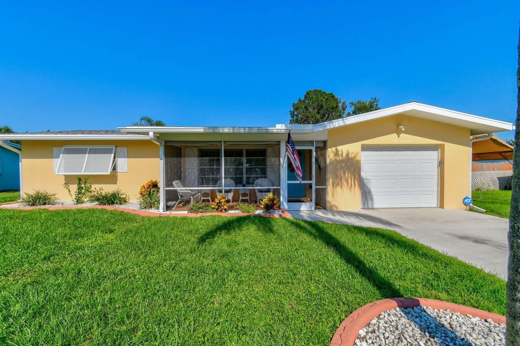 Photo of 114 E Aldea Street, Port Saint Lucie, FL 34952 (MLS # R11028920)