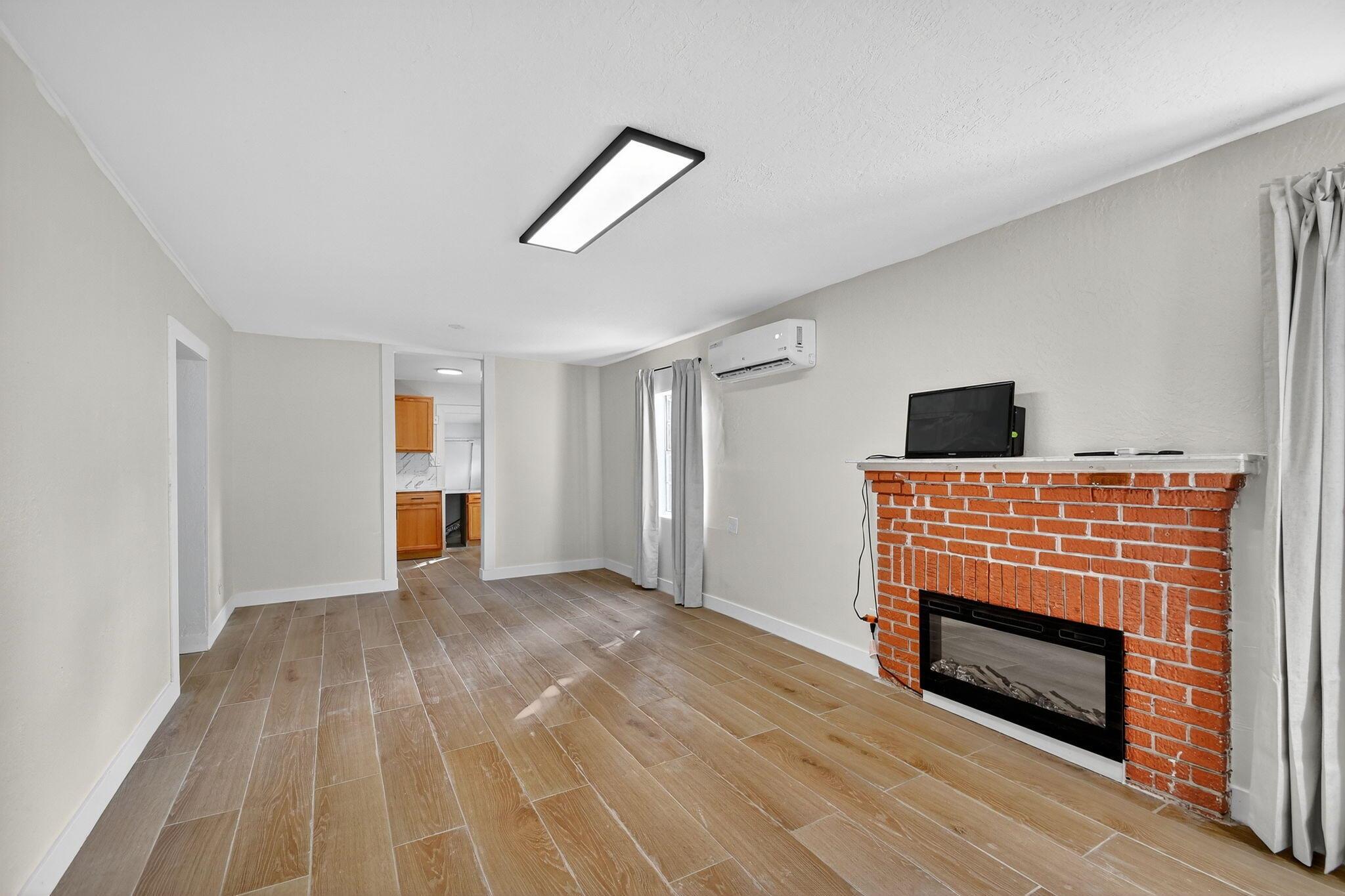 NORTH PALM BCH 4 - Residential