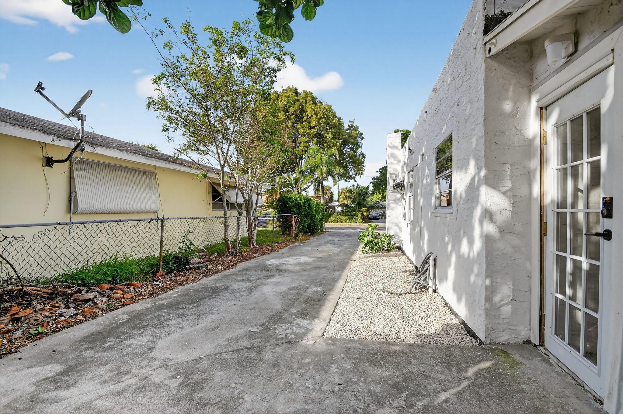 NORTH PALM BCH 4 - Residential