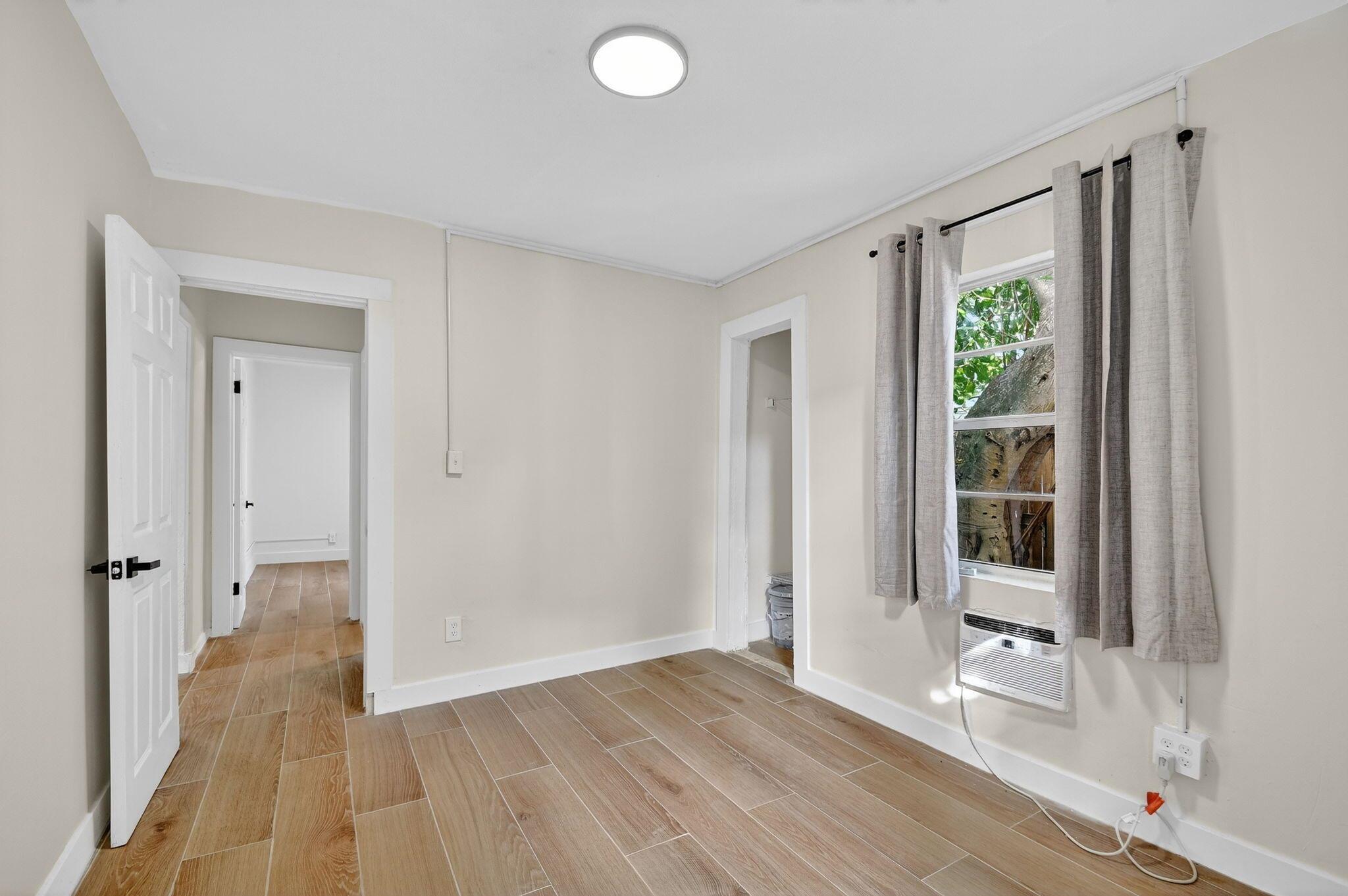 NORTH PALM BCH 4 - Residential