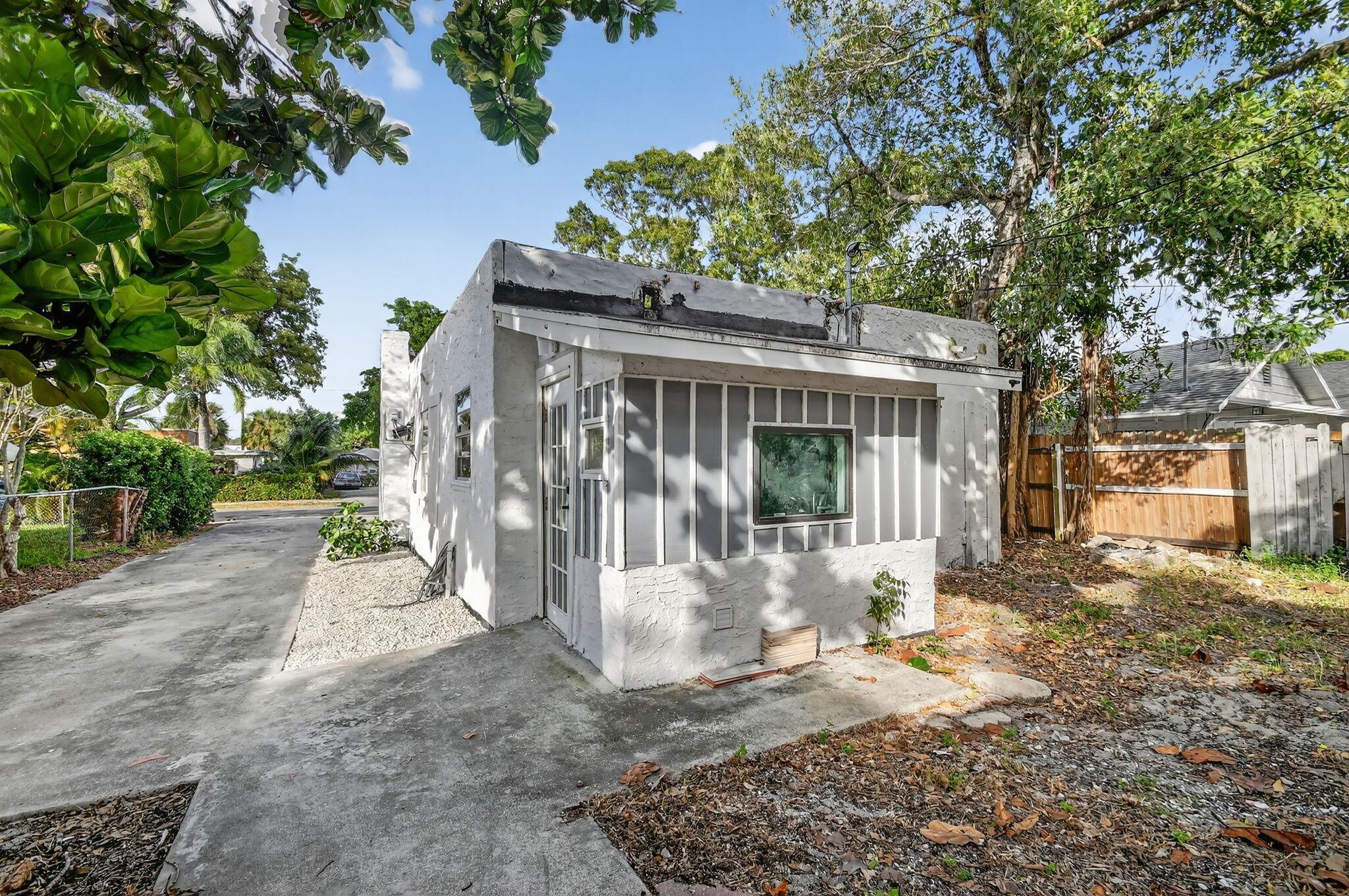 NORTH PALM BCH 4 - Residential