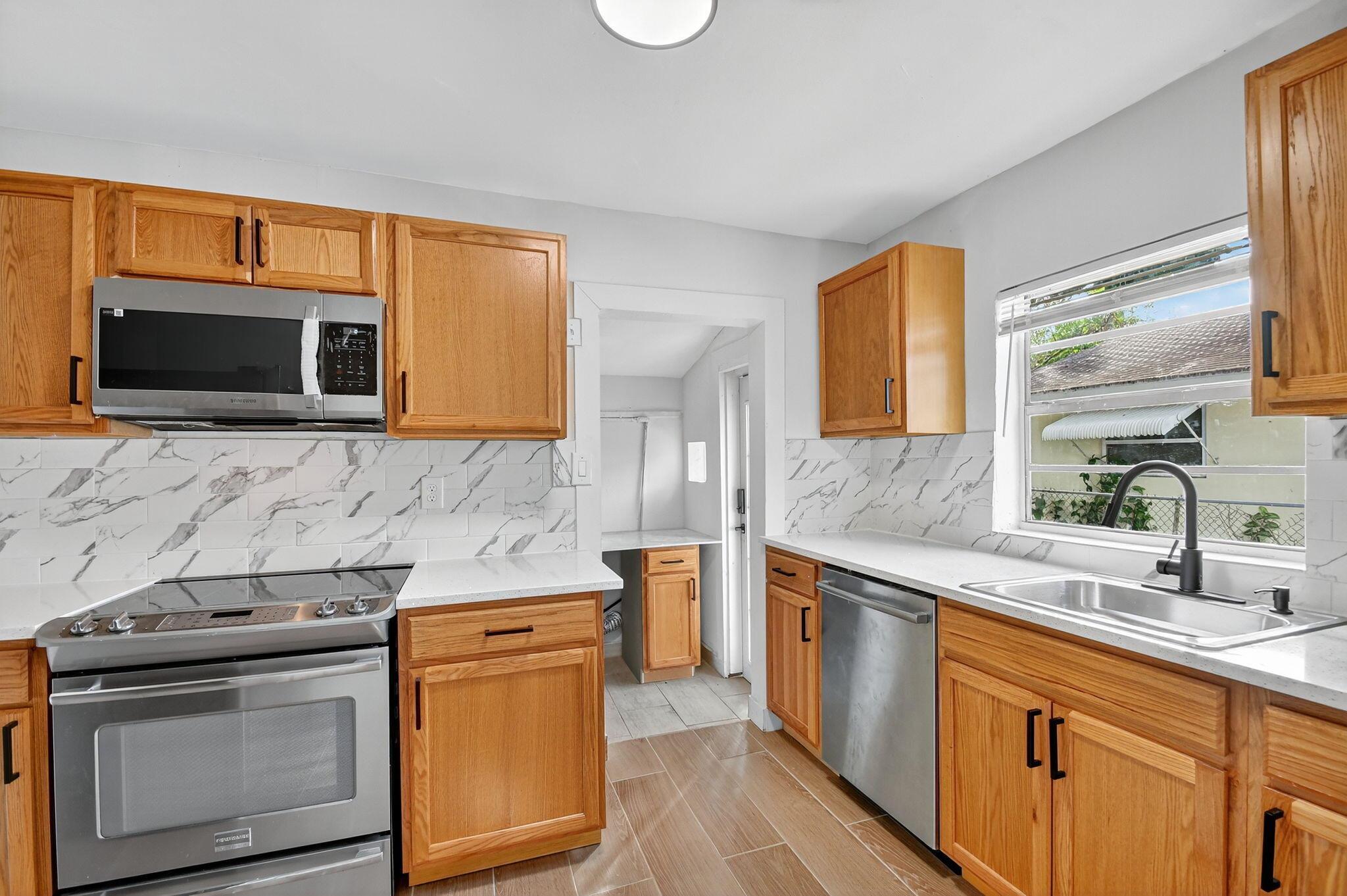 NORTH PALM BCH 4 - Residential