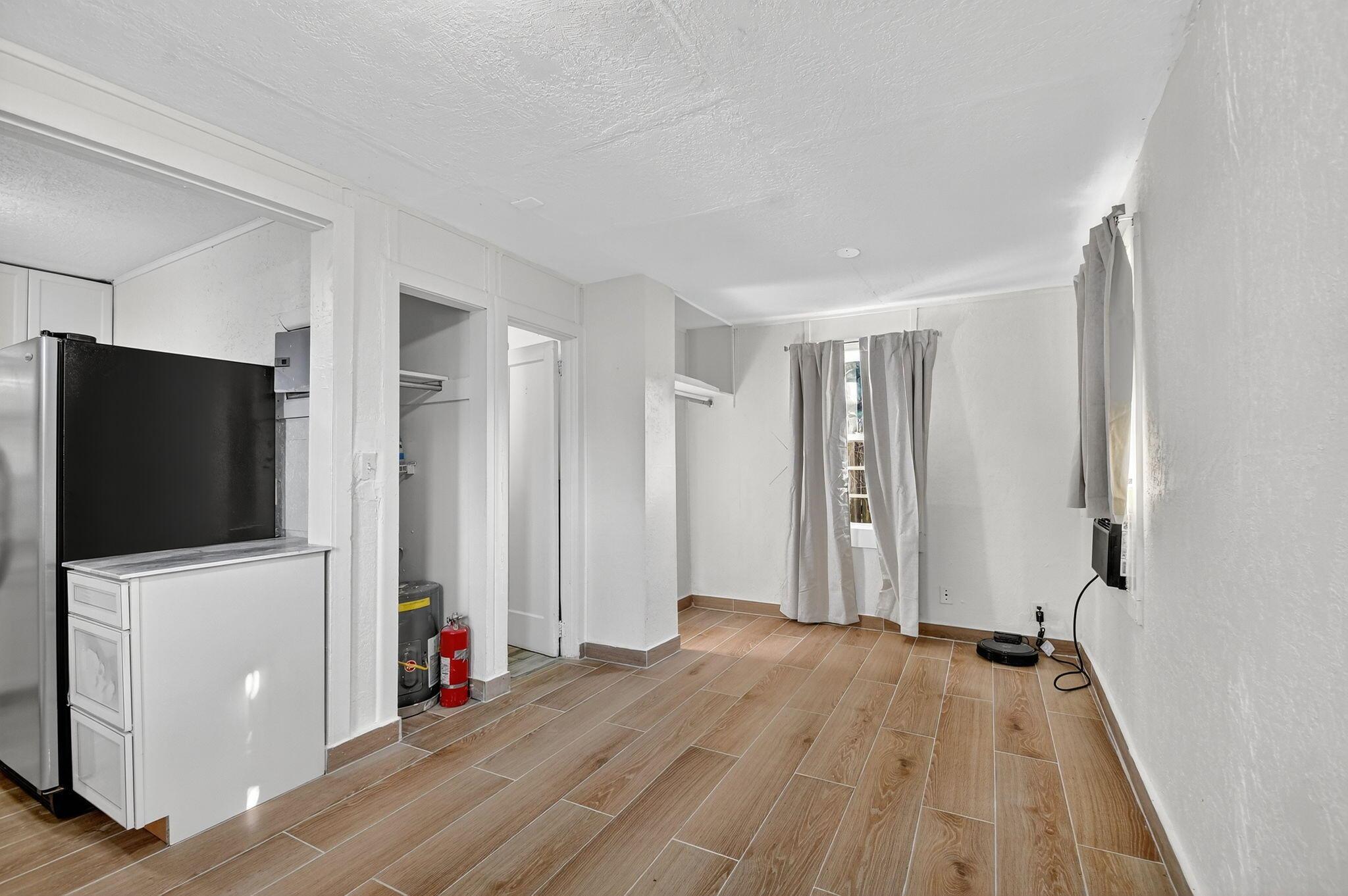 NORTH PALM BCH 4 - Residential