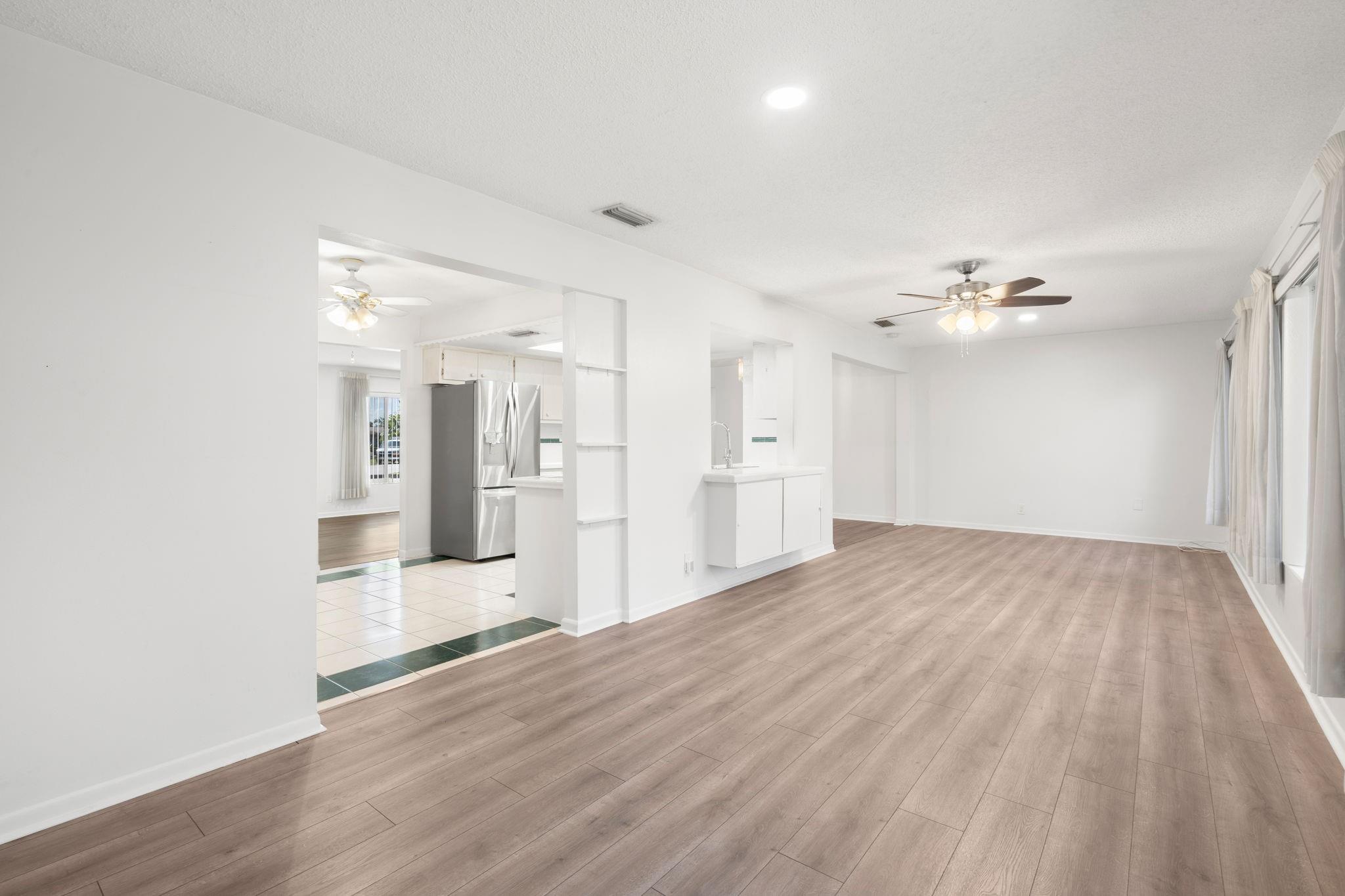 Paradise Gardens 67-37 B - Residential