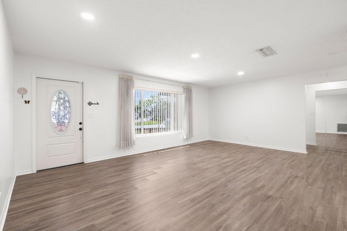 Paradise Gardens 67-37 B - Residential