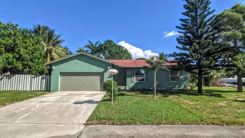 2888 S Seacrest Boulevard, Boynton Beach, FL MLS: R11070674