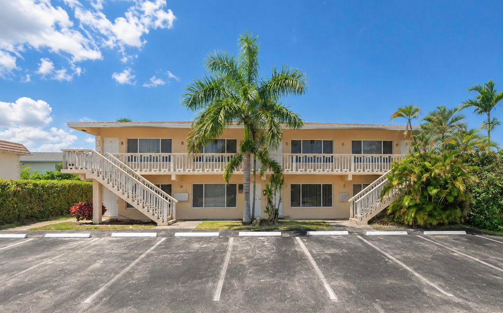 Photo of 2141 NE 41st Street #3, Lighthouse Point, FL 33064 (MLS # B26030470)