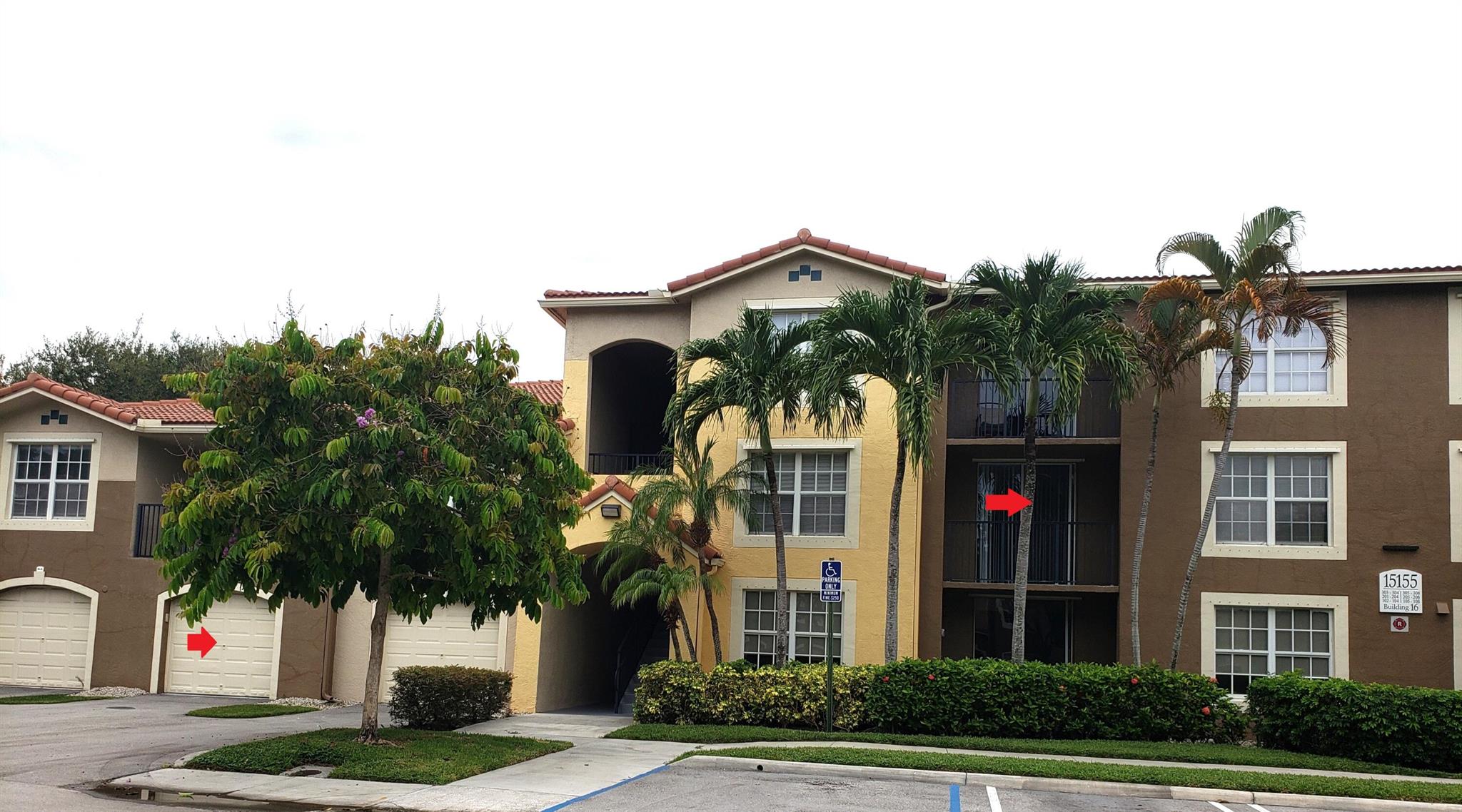 Nice and bright very private 2 bedroom/2 bath renovated condo with garage. Wood laminate floor, kitchen with granite countertops, double oven, french door refrigerator, ceiling fans in bedrooms and living room, full size washer dryer. Bedrooms features large windows, allowing natural light, spacious walk-in and hall closets. Conveniently located close to major highways, shopping, beach, entertainment, Murano offers a gated community, pool, tennis, gym and more