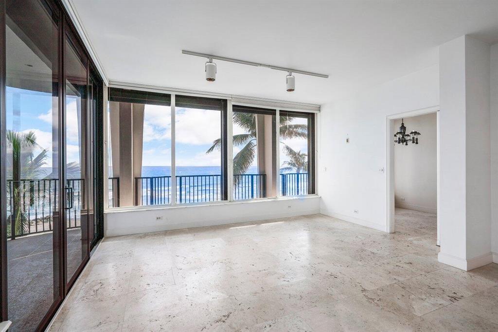 DUNSTER HOUSE CONDO - Residential