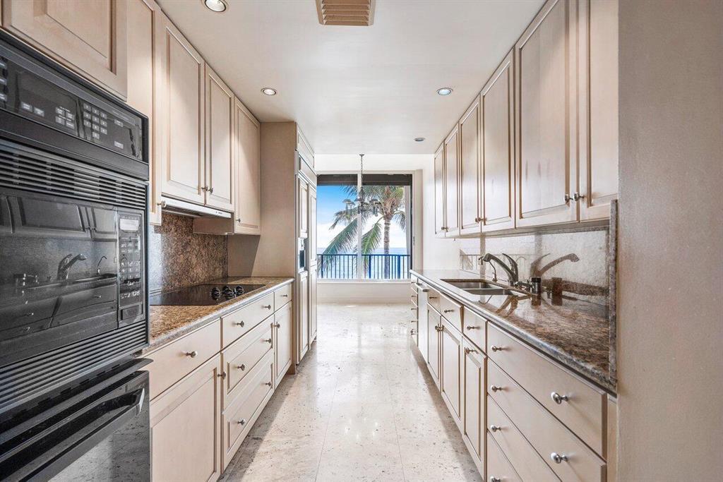 DUNSTER HOUSE CONDO - Residential