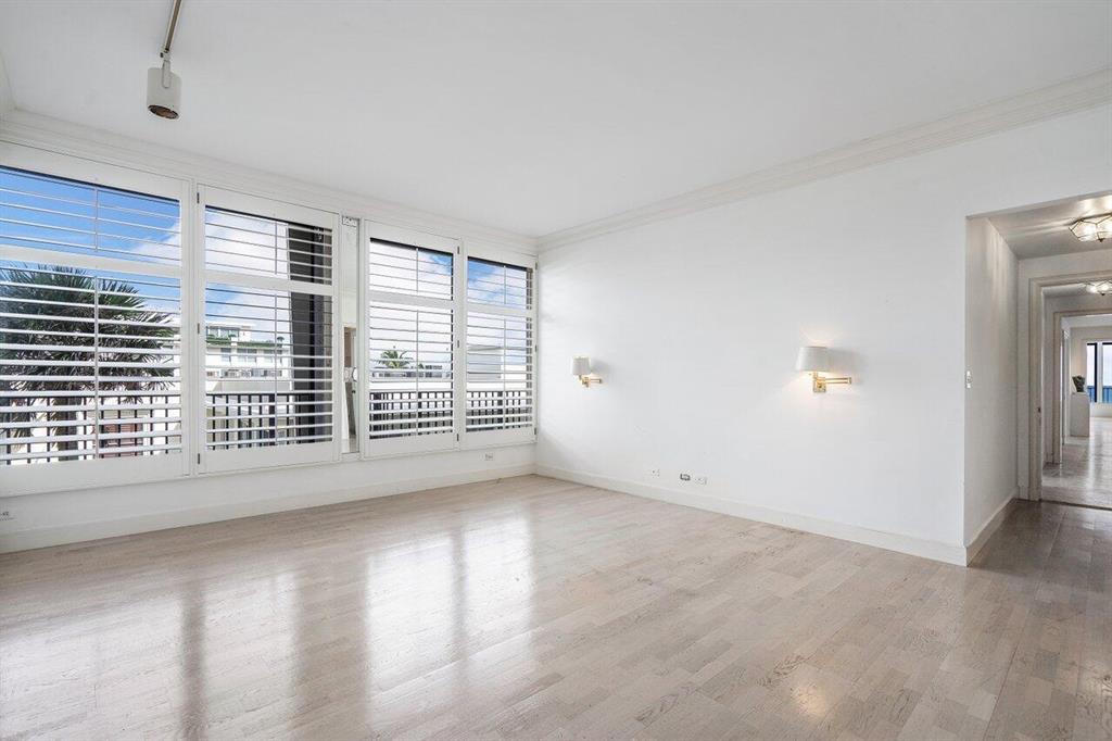 DUNSTER HOUSE CONDO - Residential