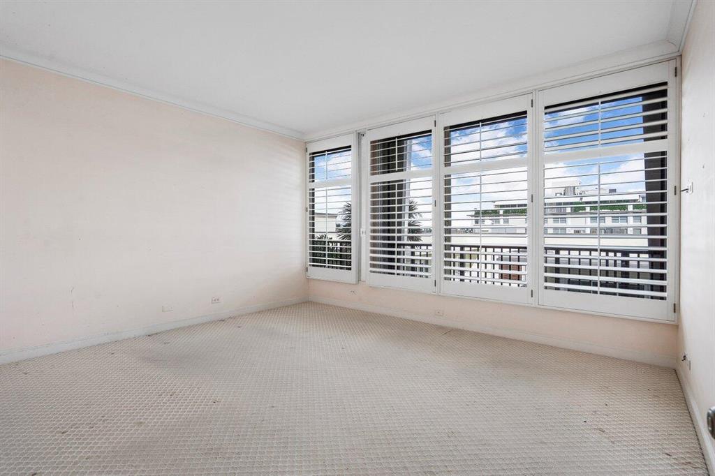 DUNSTER HOUSE CONDO - Residential