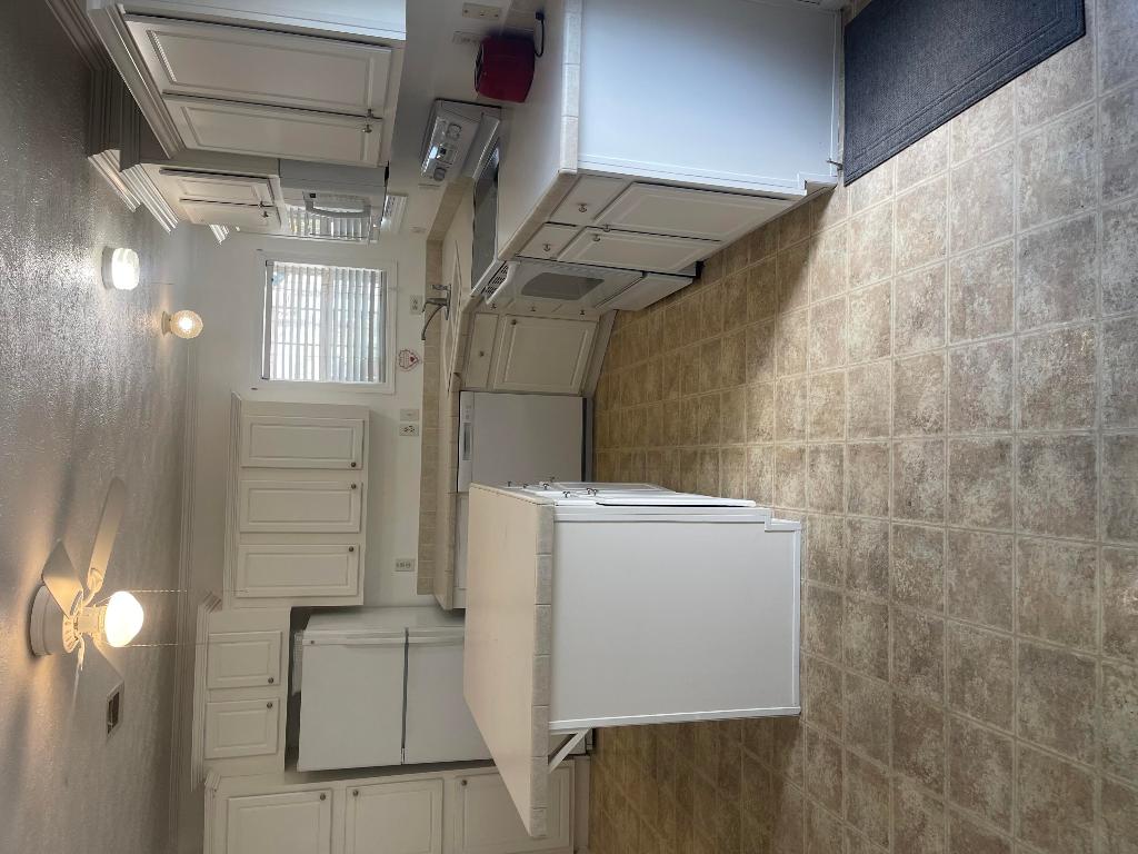 PALM LAKE CO OP INC PH III - Residential Lease