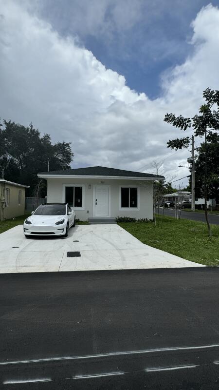 1701 NW 9th Street