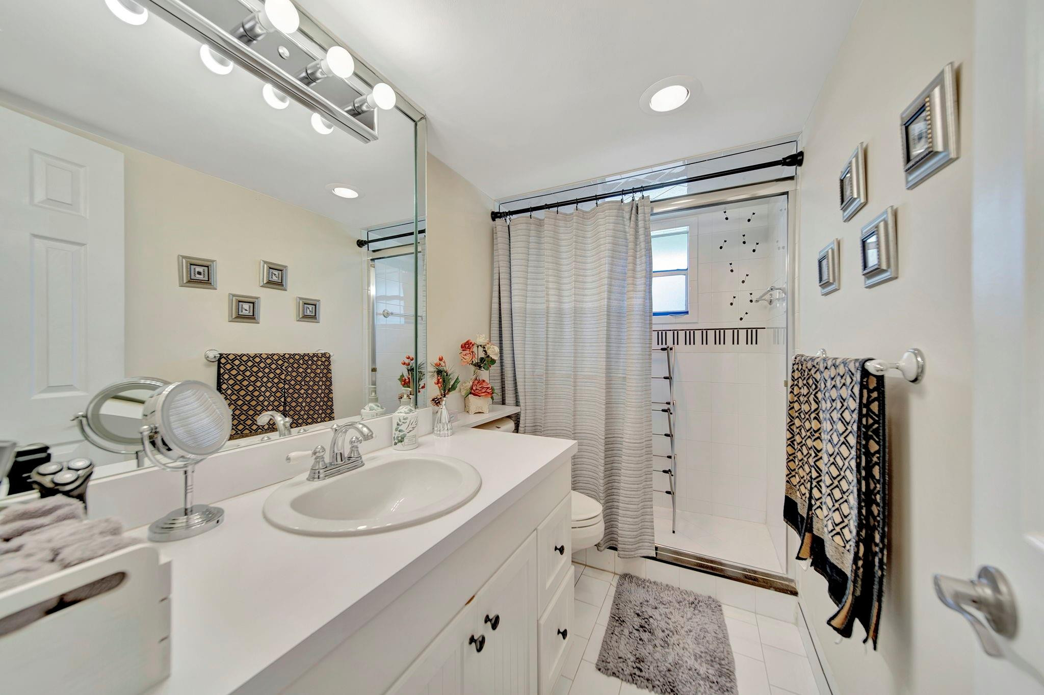 HOLIDAY SPRINGS - Residential