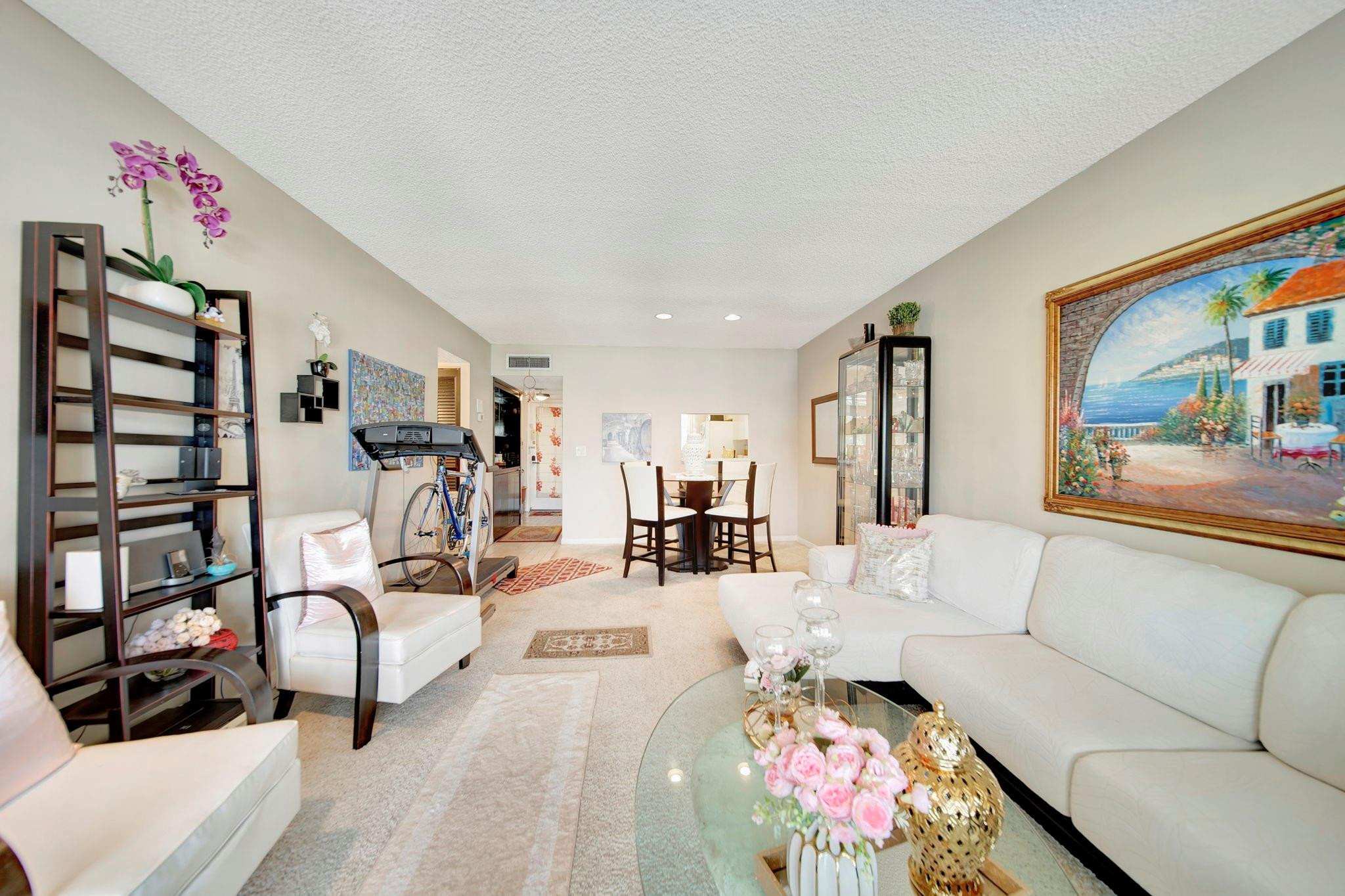 HOLIDAY SPRINGS - Residential