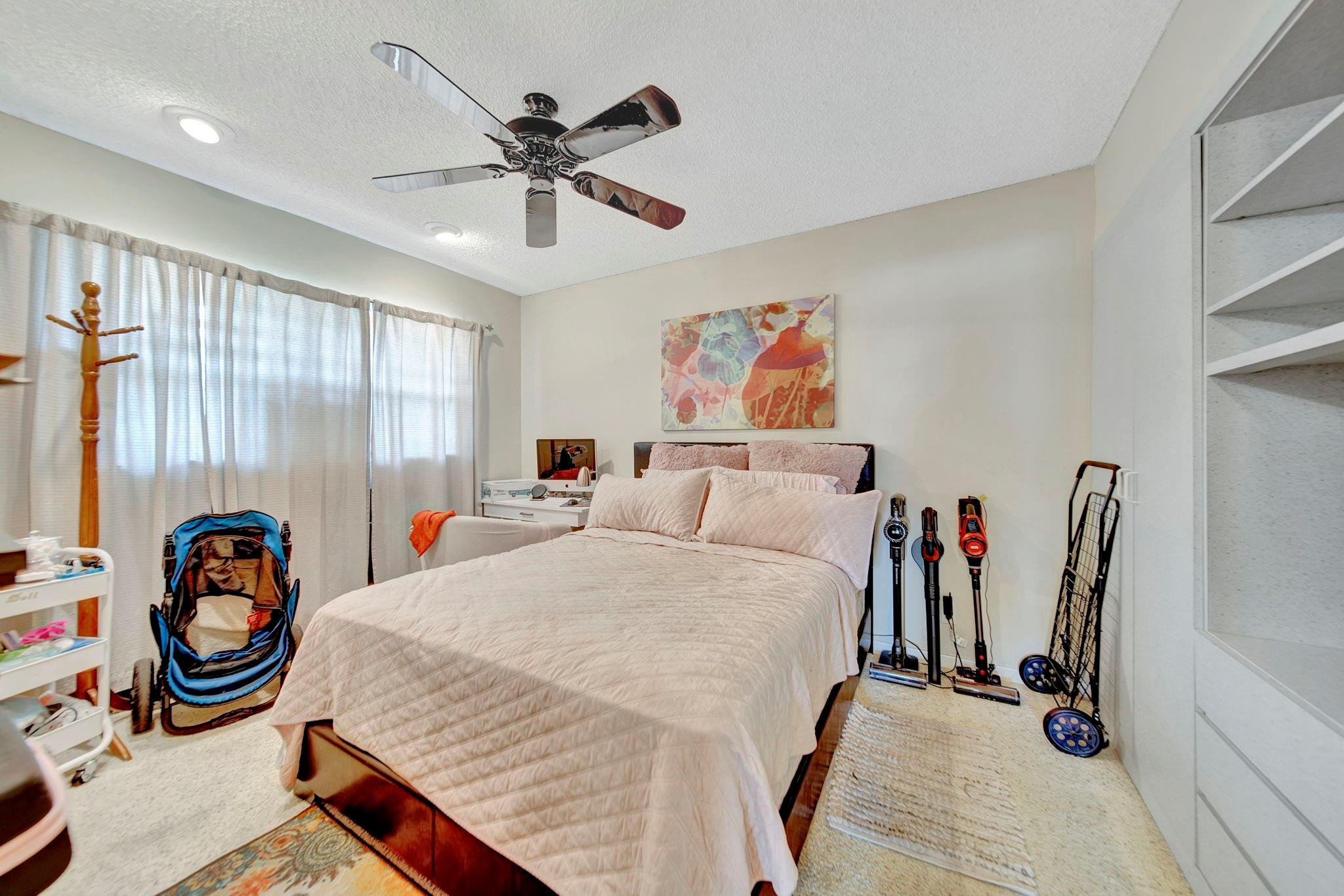 HOLIDAY SPRINGS - Residential