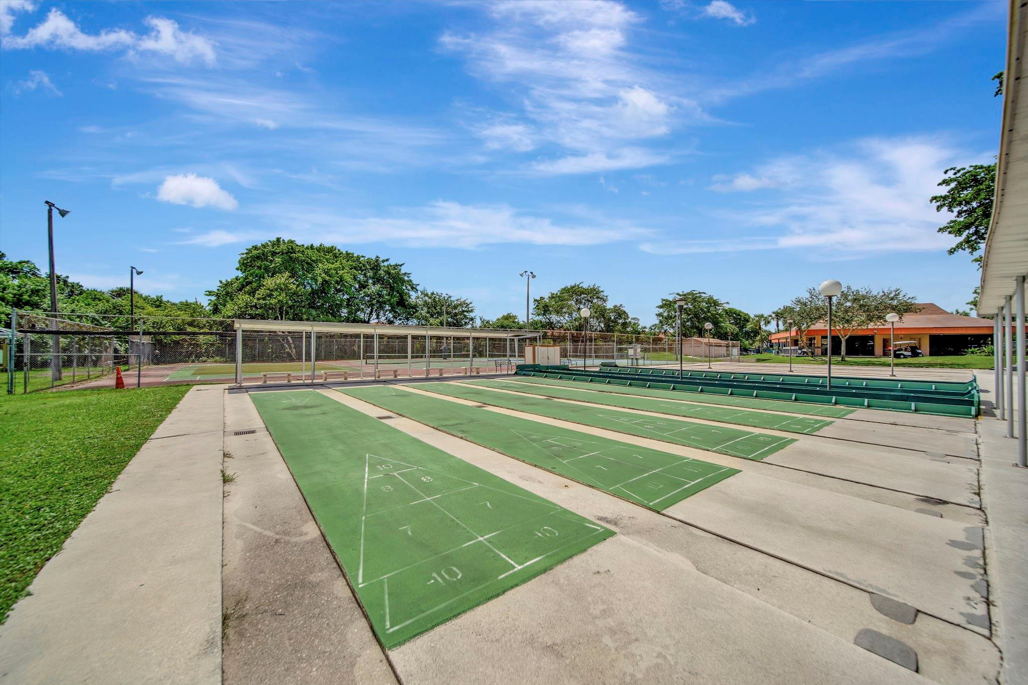 HOLIDAY SPRINGS - Residential