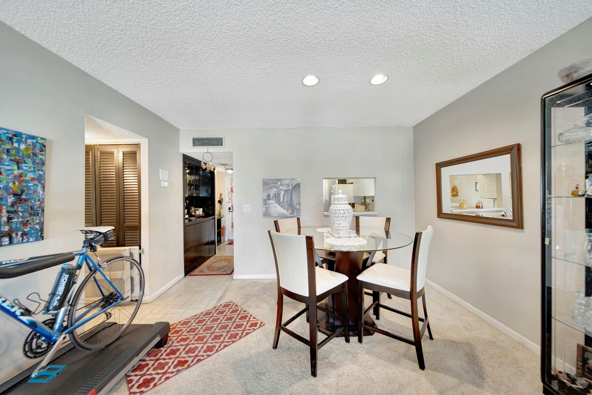 HOLIDAY SPRINGS - Residential