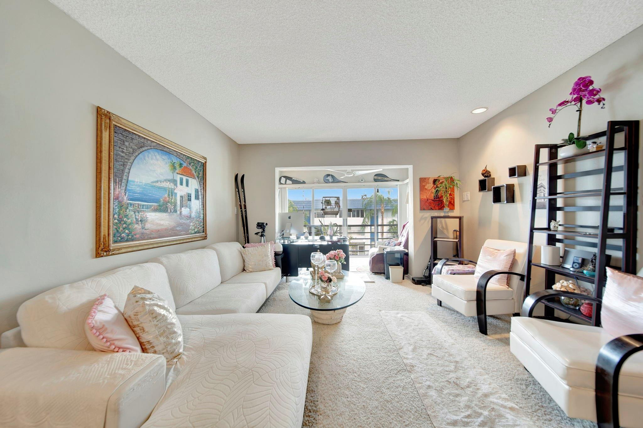 HOLIDAY SPRINGS - Residential