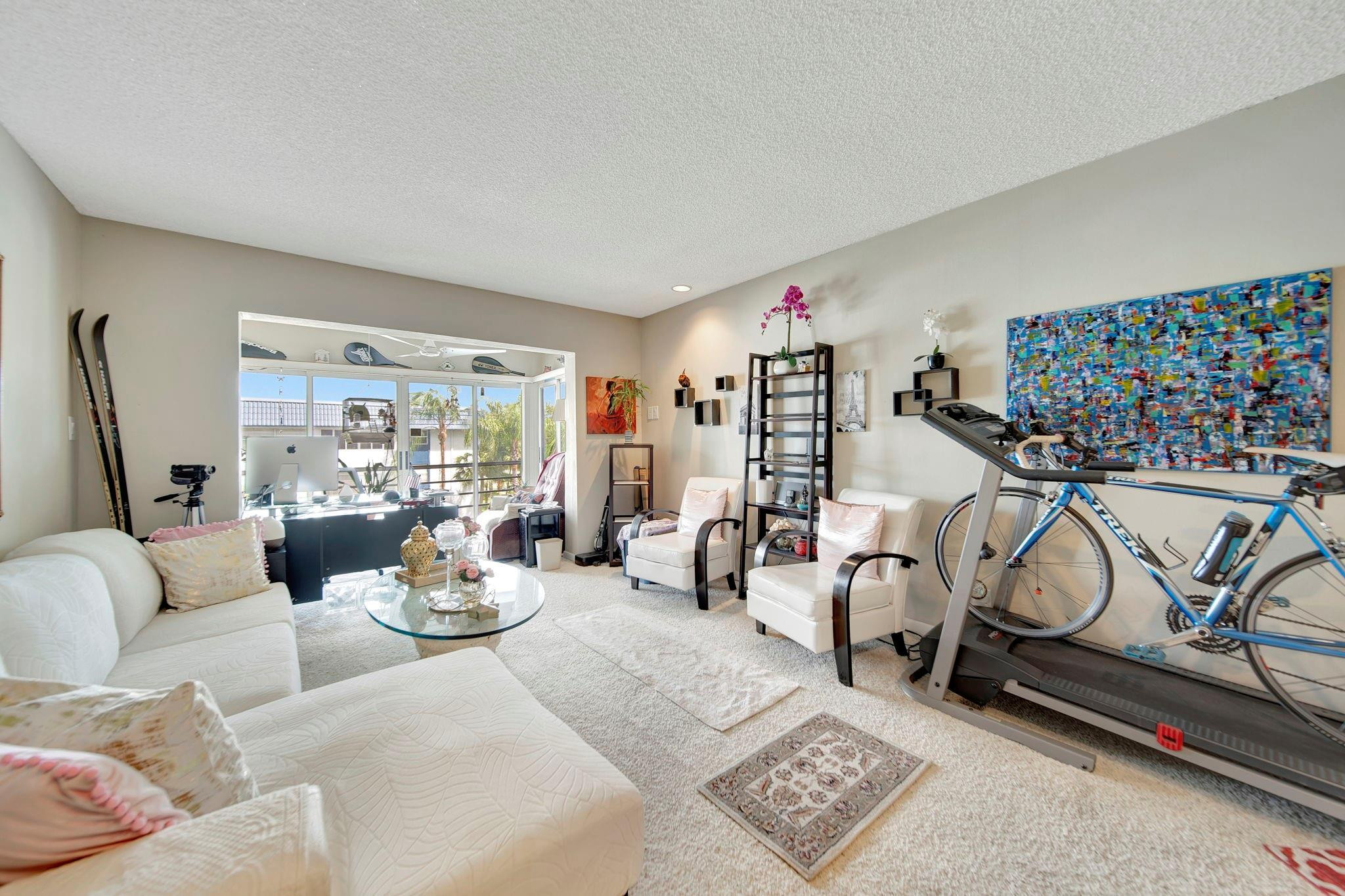 HOLIDAY SPRINGS - Residential