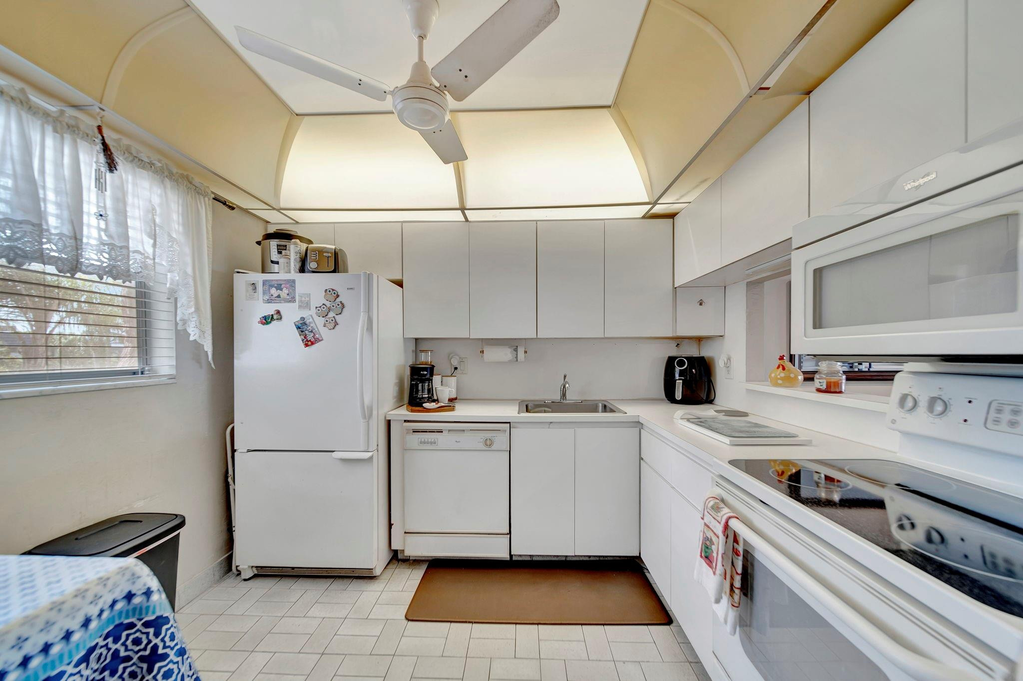 HOLIDAY SPRINGS - Residential