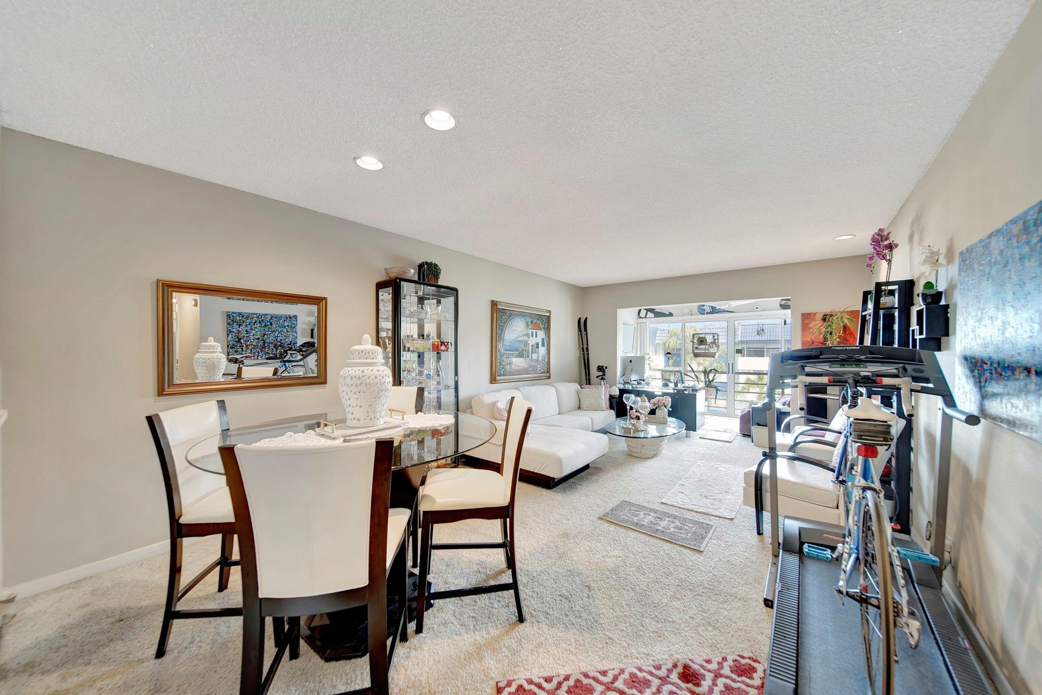 HOLIDAY SPRINGS - Residential