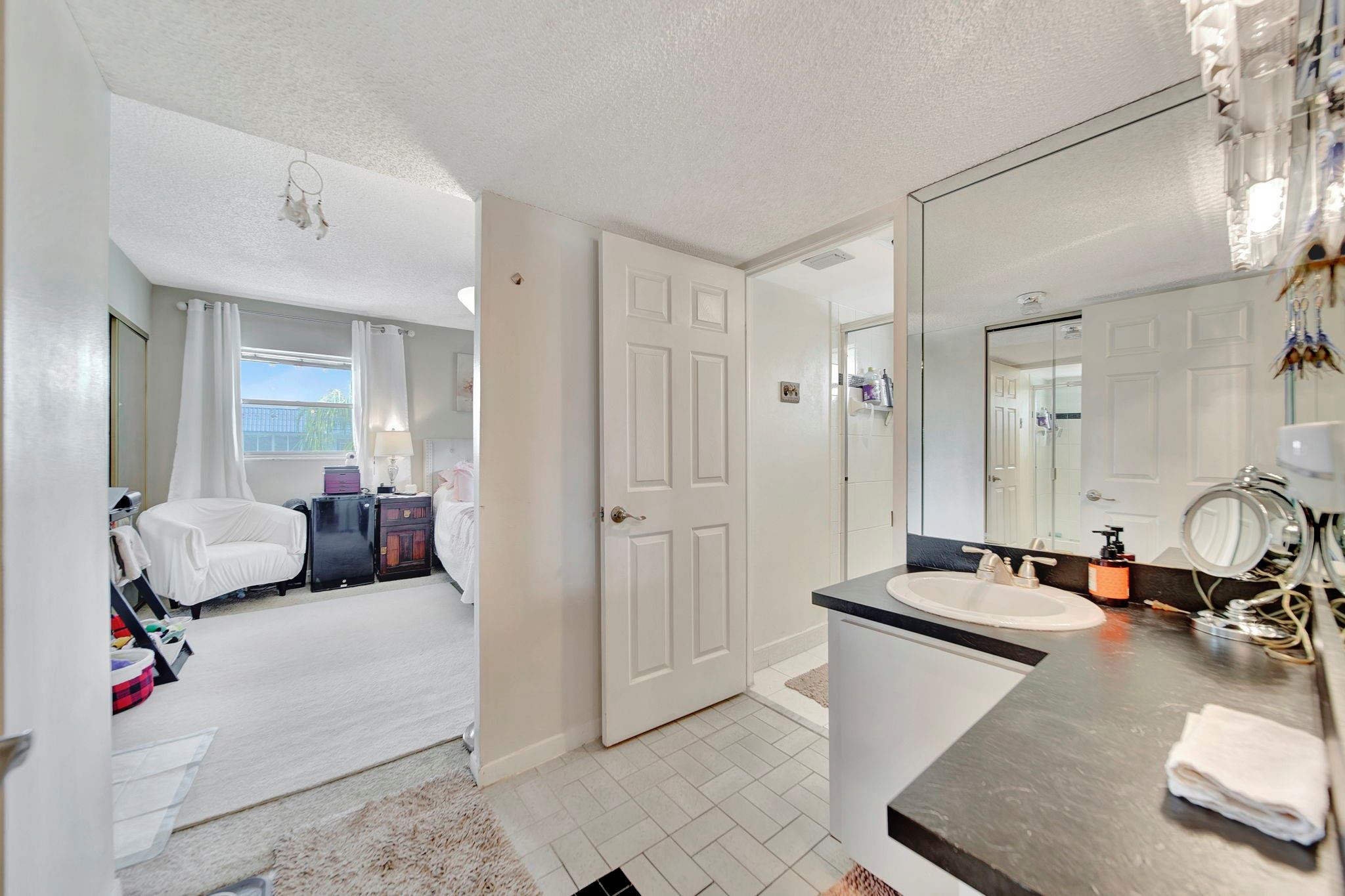 HOLIDAY SPRINGS - Residential